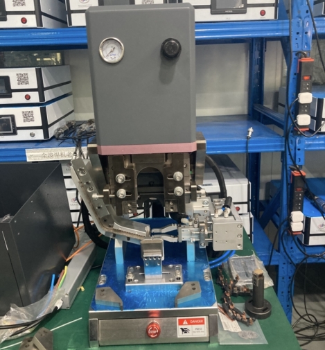 ماكينة لحام أطراف أسلاك التوصيل بالموجات فوق الصوتية 2070